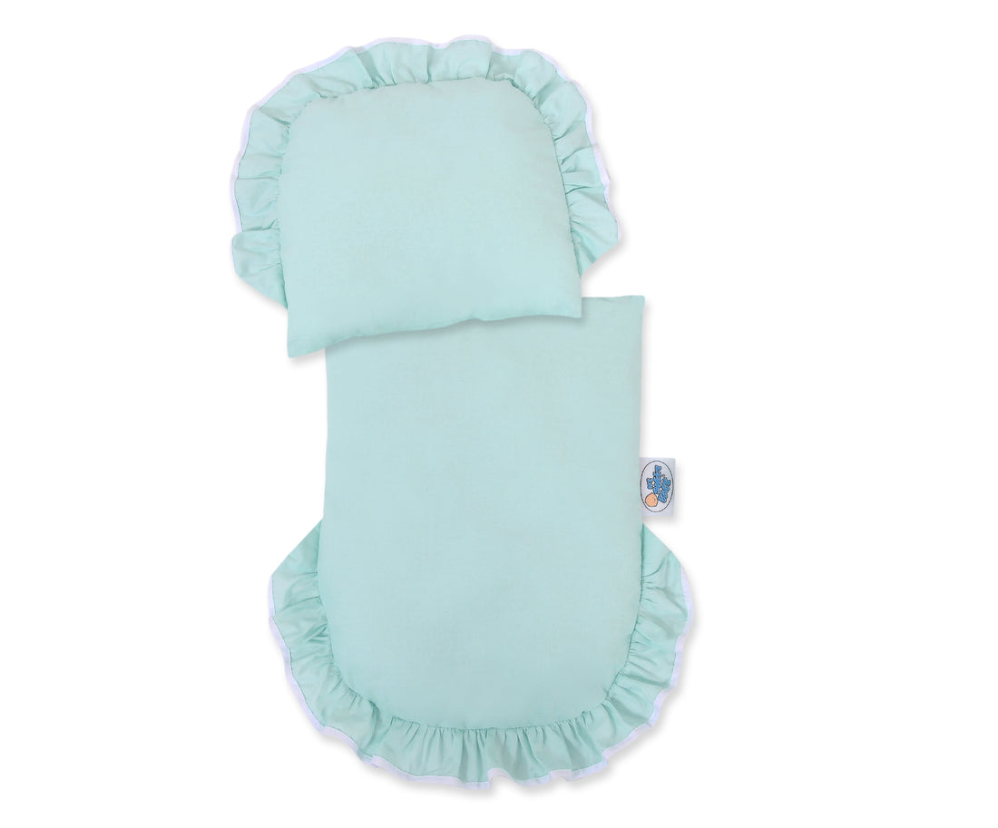 Weißer Puppenwagen aus Weide – handgefertigtes Spielzeug – mit mintgrüner Bettwäsche und weichem Futter