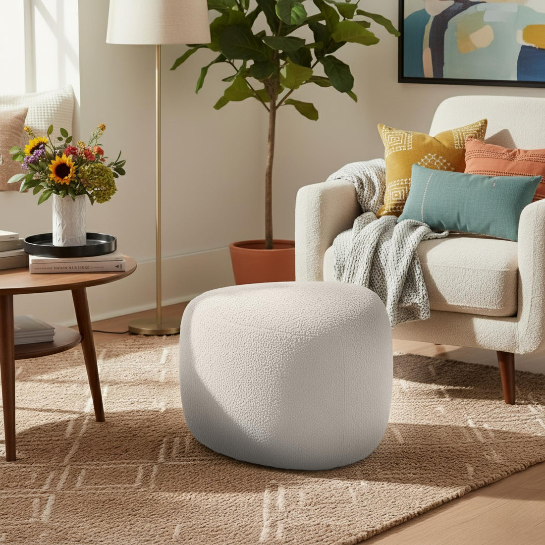 Poef Alfrisa - Ovale teddy poef | Kleur: Creme | Afmetingen: 52x48x32 cm