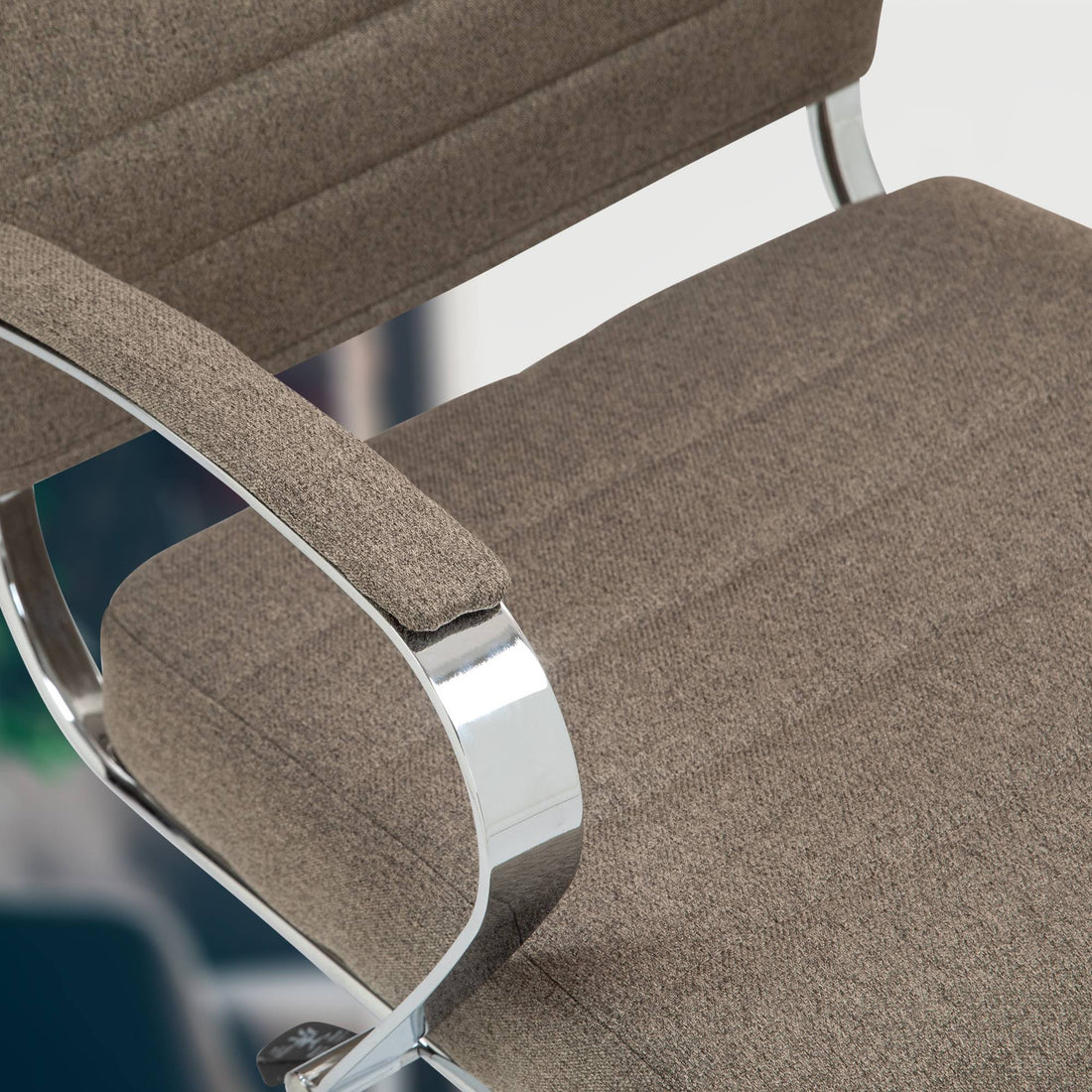 Ergonomisch Bureaustoel - Kantoorstoel, Optimaal Zitcomfort, Verstelbaar en Stijlvol Design Kleur taupe