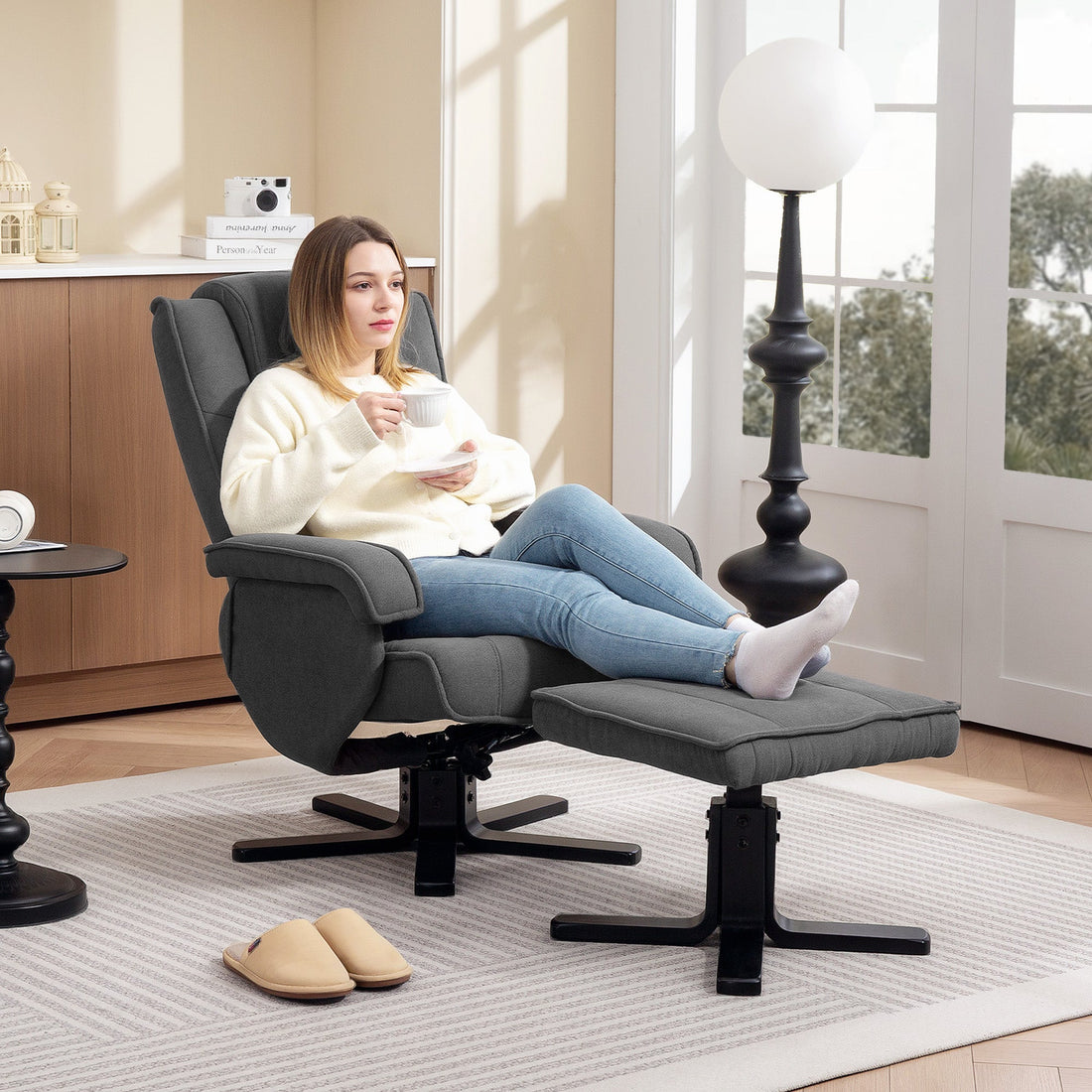 Drehbarer Relaxsessel mit Hocker | Farbe: Grau | Maße: 67x87x96 cm