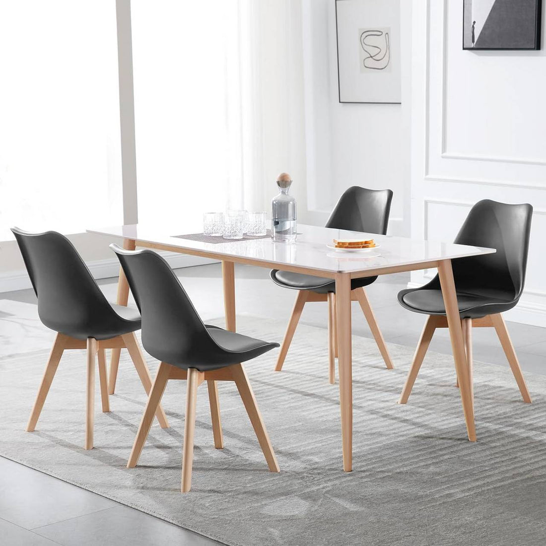 4-deligt set matstolar i konstläder och trä | 48x40,5x82 cm