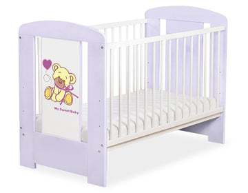 Träsäng 120x60 cm – barnsäng – justerbar botten, säkerhetsstänger, lila nallebjörn