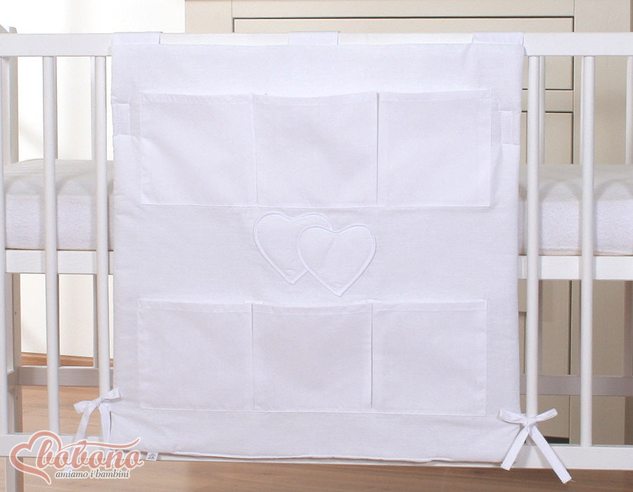 Hängande hjärtan vita sängkläder - sängorganisatör - 6 förvaringspåsar för babysaker