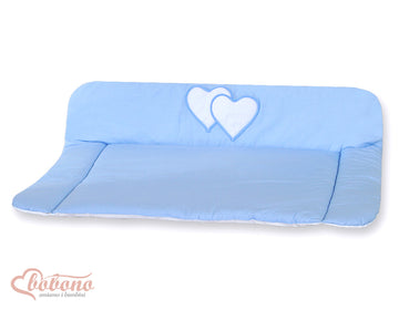 Zachte verschoningsmat - babymatje - waterafstotende onderkant, Hangende Hartjes blauw