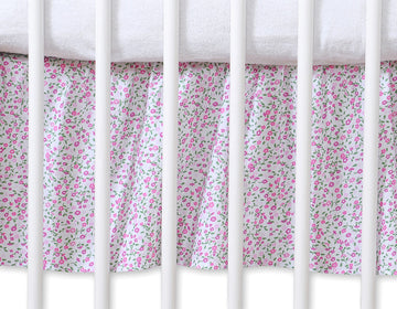 Dammvolang - Baby Edge - Maskeringsvolang för spjälsäng 120x60 cm – Hängande hjärtan rosa