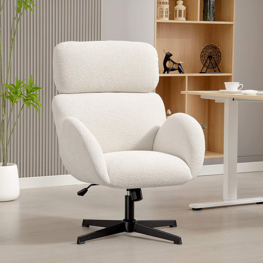 Bürostuhl Samtoptik, verstellbar | Farbe: Cremeweiß | Maße: 67x68x103-113 cm