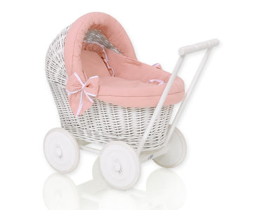 Dockvagn i rotting - handgjord och säker med mjukt pastellrosa foder