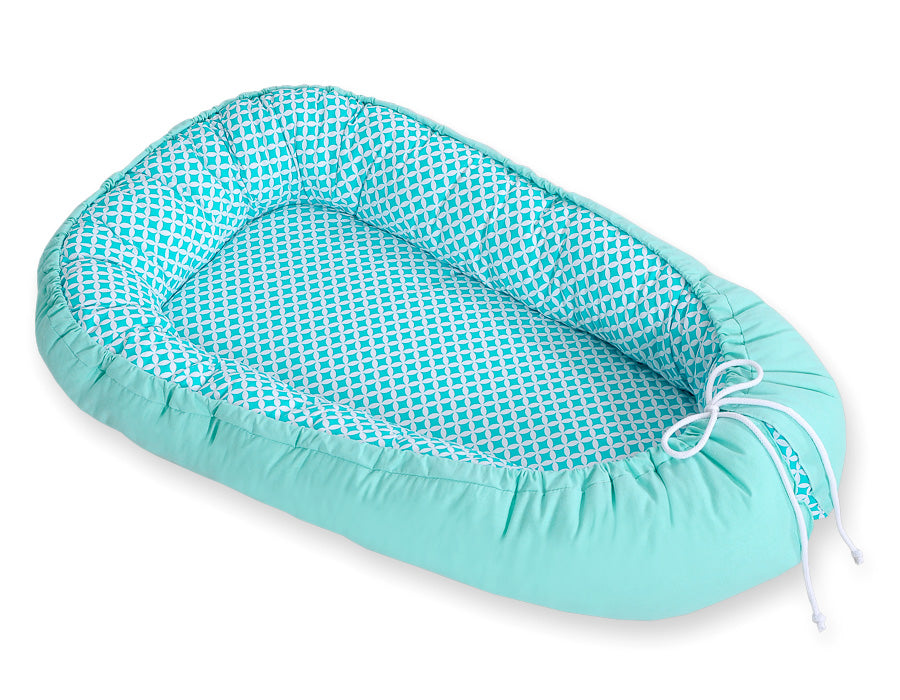 Baby nestje, cocon, veilig en geborgen slapen – dubbelzijdig – Oeko-Tex – mint roos – Bobono