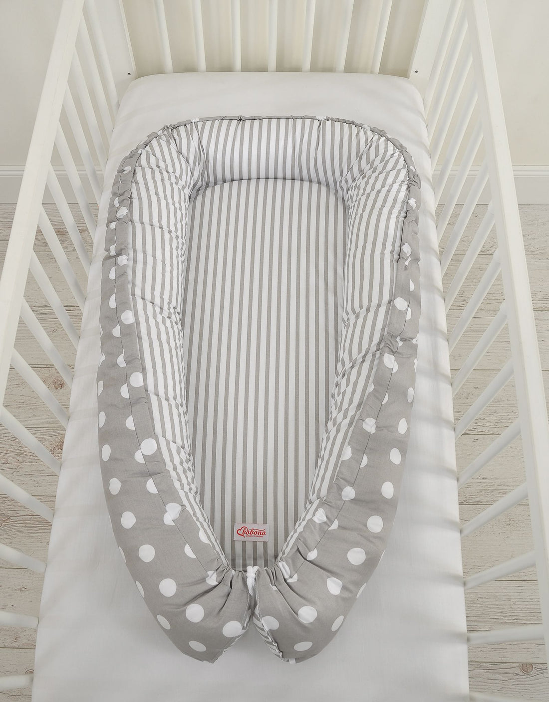 Dubbelsidigt babynest - kokong - andningsbar Oeko-Tex bomull - justerbar och lätt att rengöra