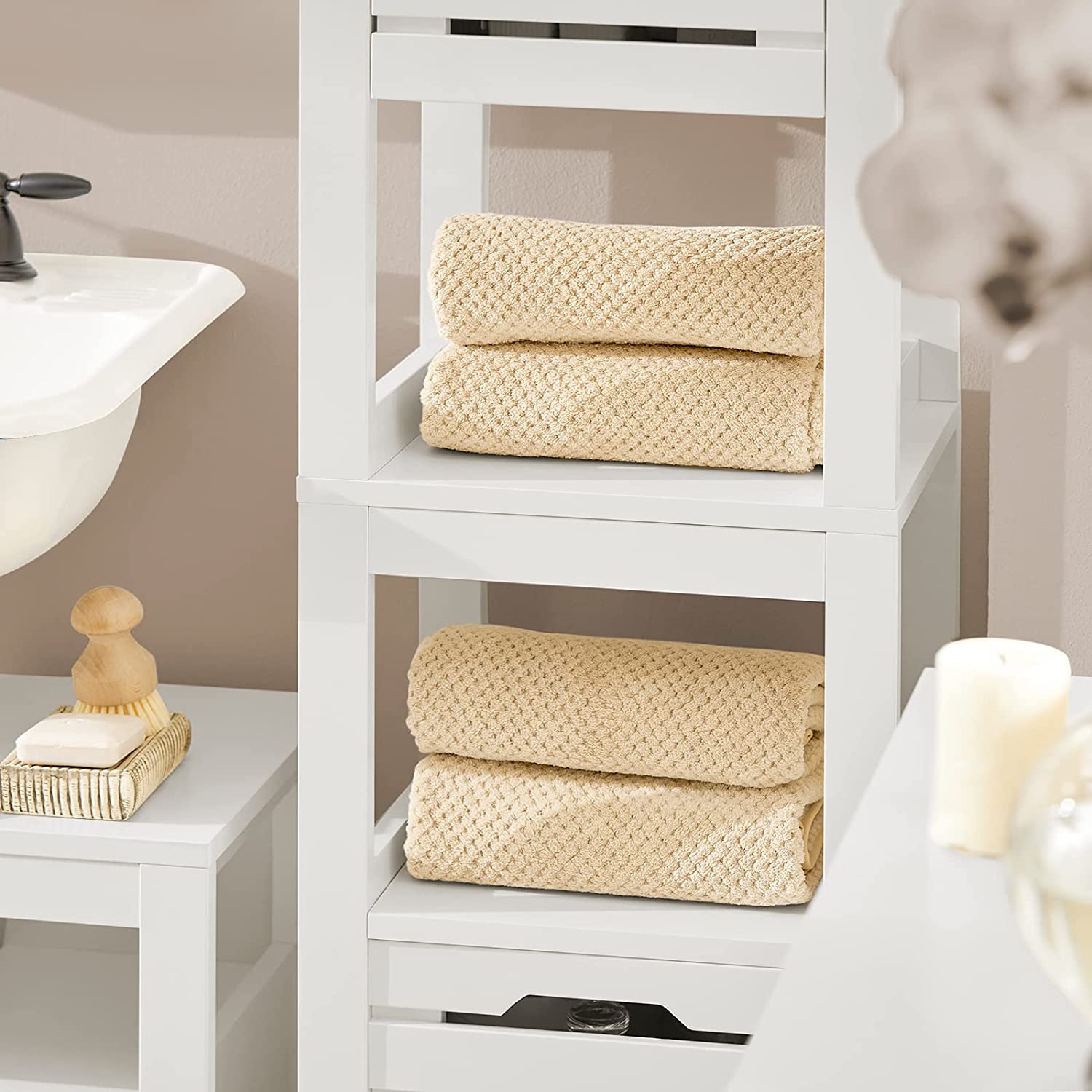 Badkamer Hoge Kast - Kast - Badkameropberger - Kast met 2 lattendeuren en 2 planken