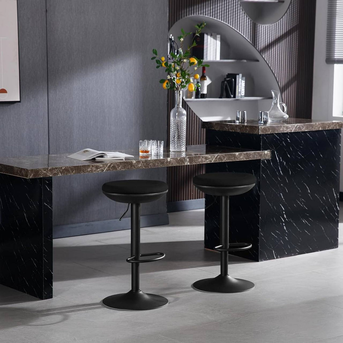 Justerbar snurrbar barpall med fotstöd och metallunderrede | 41x41x64-85 cm