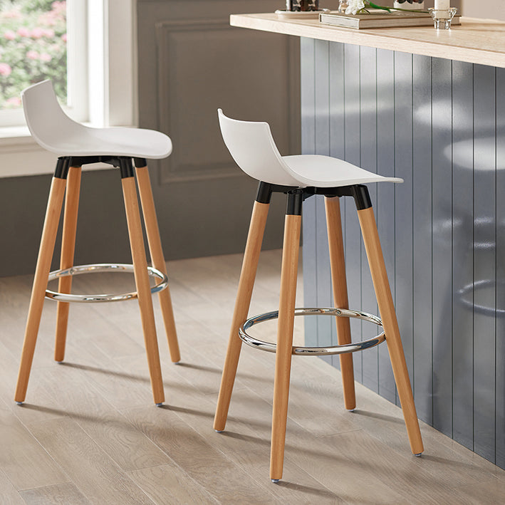 Moderne Barkruk - Counter Chair - Barstoel - Wit - Dik Gewatteerd - Gemakkelijk Onderhoud - Stabiele Beukenhouten Poten - 41cm x 84cm