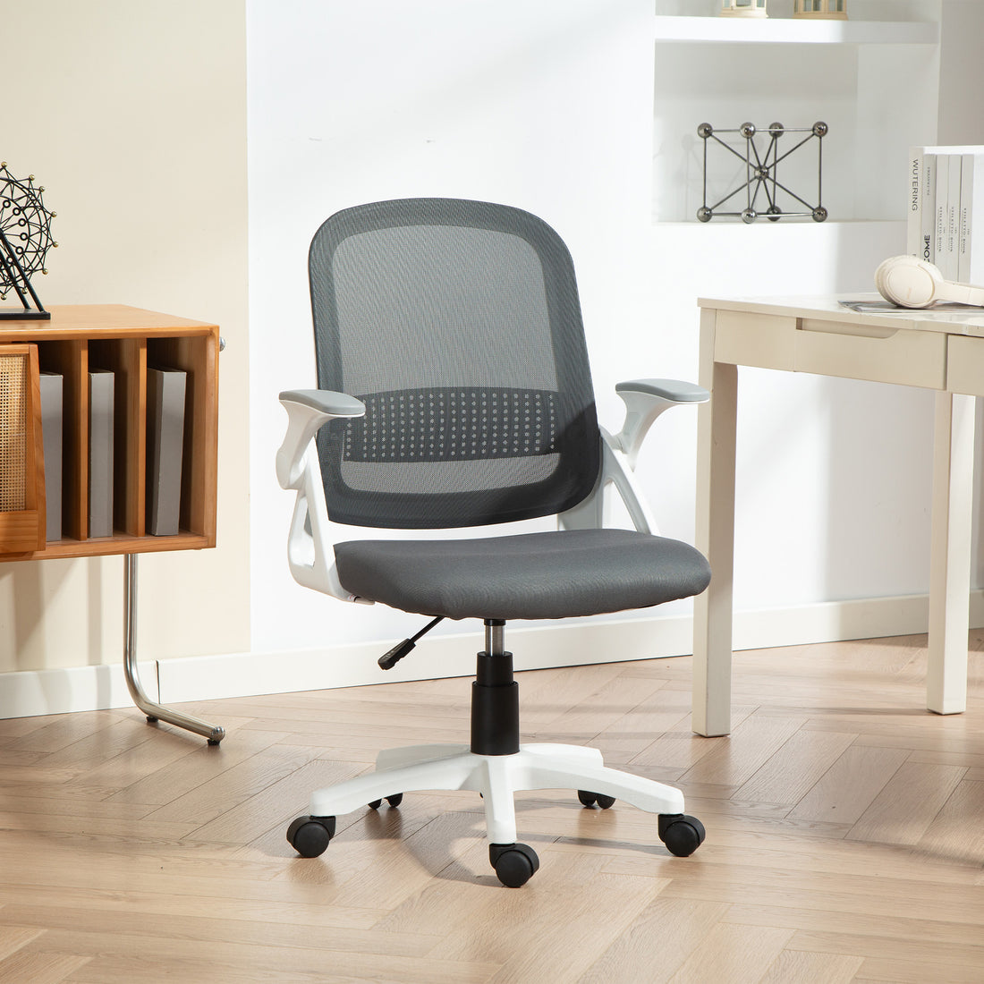 Mesh-Bürostuhl mit klappbaren Armlehnen | Farbe: Grau | Abmessungen: 57,5x60x91-101 cm
