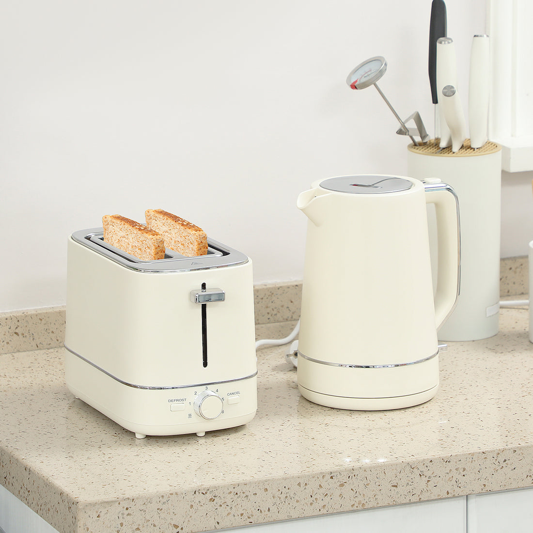 Waterkoker en broodrooster set 1,7 L | Kleur: Beige | Afmetingen: 16x21,2x24,3 cm