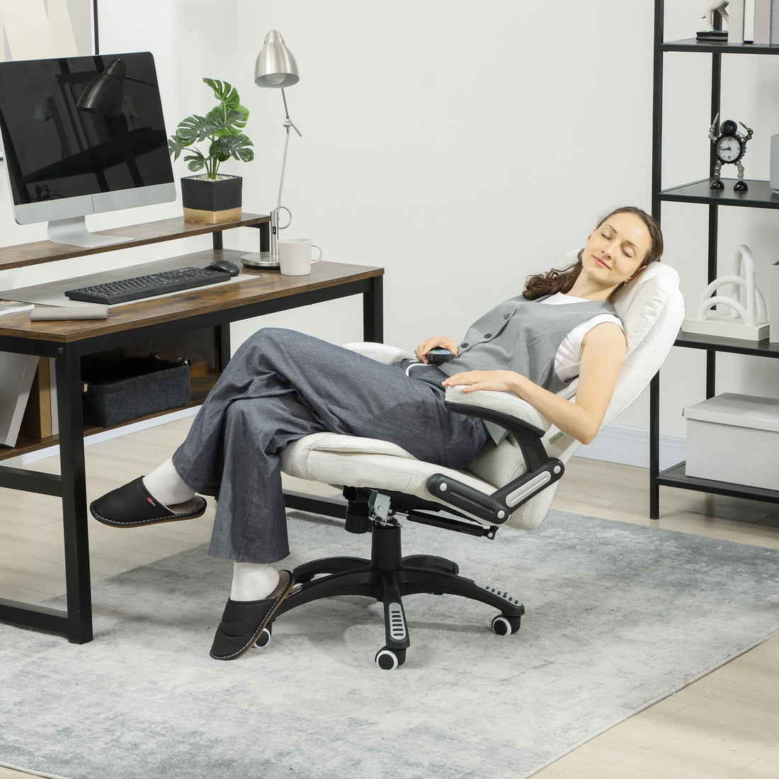 Weißer Bürostuhl mit Massage und verstellbarer Rückenlehne | Farbe: Weiß | Maße: 72x68x110-120 cm