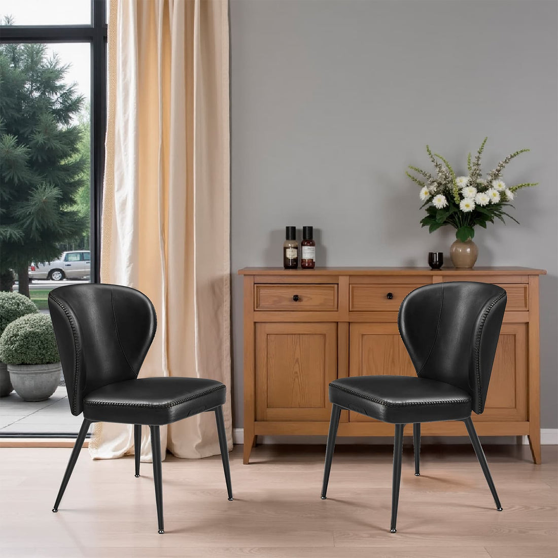 Set aus 2 Esszimmerstühlen - Schwarz - Komfort und Stil