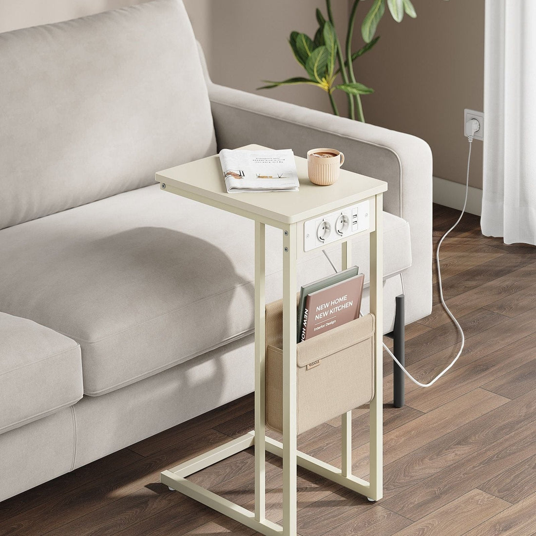 Cremeweißer Beistelltisch mit Steckdosen – Nachttisch – Spanplatte & Stahl – 30 x 40 x 62 cm