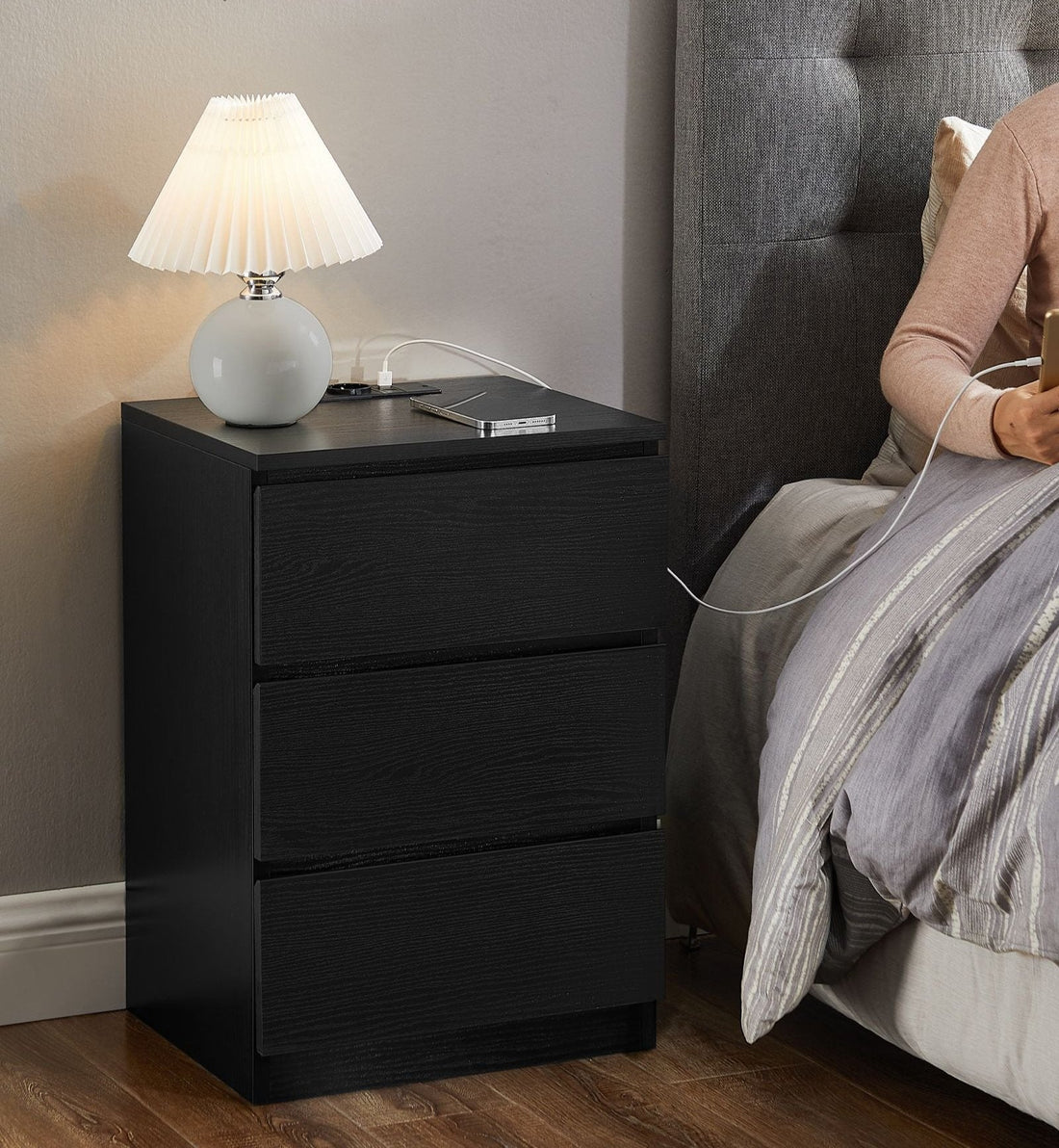 2er-Set Nachttische – modernes Design – 2 USB-Anschlüsse – Ebenholz Schwarz – 45x35x55 cm