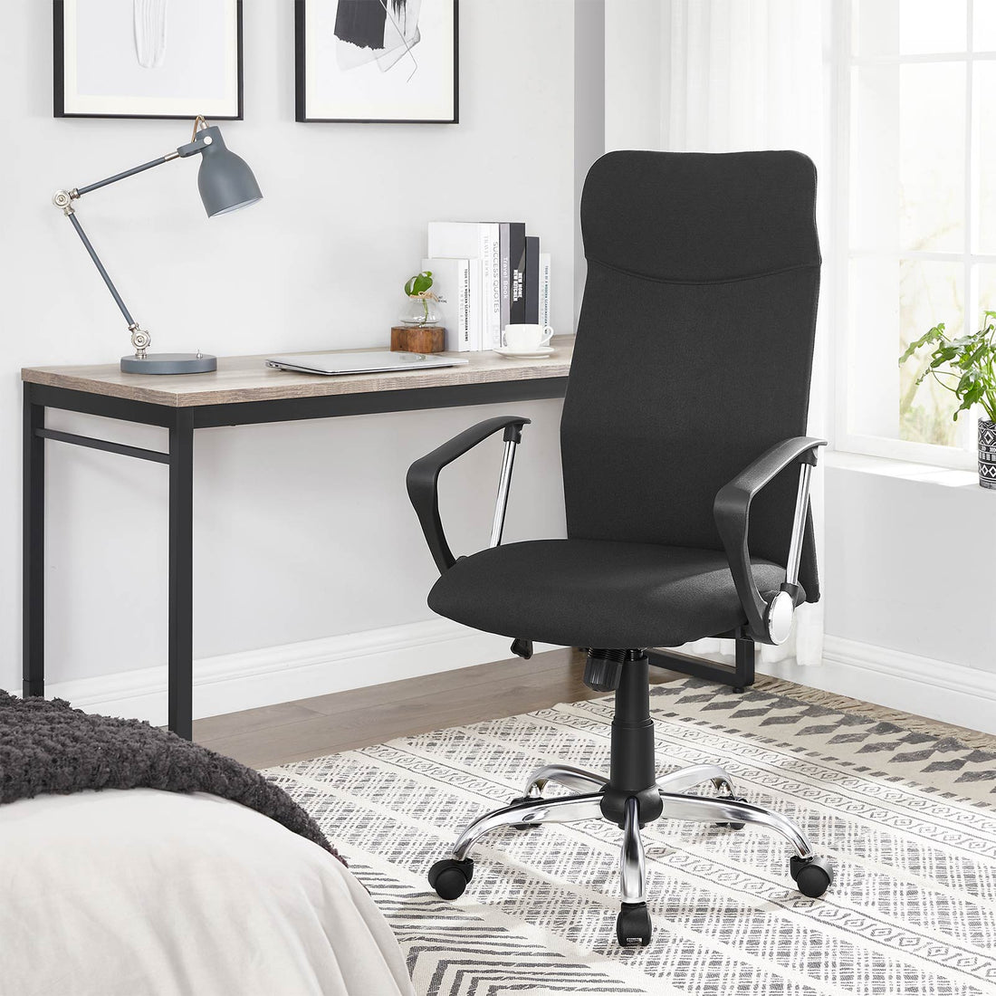 Ergonomisk kontorsstol - justerbar - gungfunktion - svart - 63 x 63 x 110-120 cm