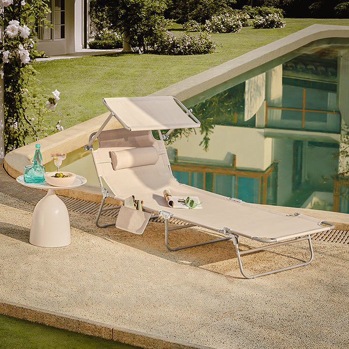 Verstelbare strandligstoel - Tuinligstoel - Opvouwbare ligstoel - Ademende synthetische vezels - Afneembaar kussen - Zijvak - 195 cm x 58 cm x 63 cm - Beige