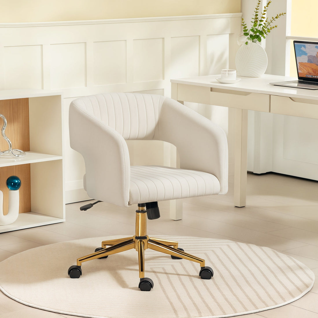 Bürostuhl aus Samt mit Rollen und Kippfunktion | Farbe: Weiß | Maße: 61x62x76-84 cm