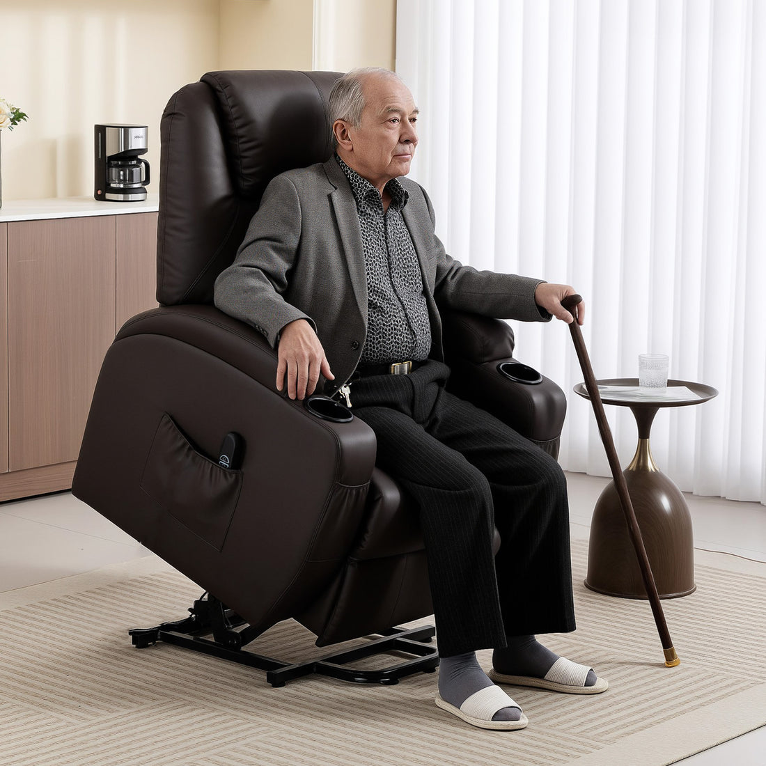 Elektrischer Relaxsessel mit Aufstehhilfe | Farbe: Braun | Maße: 83x95x107 cm