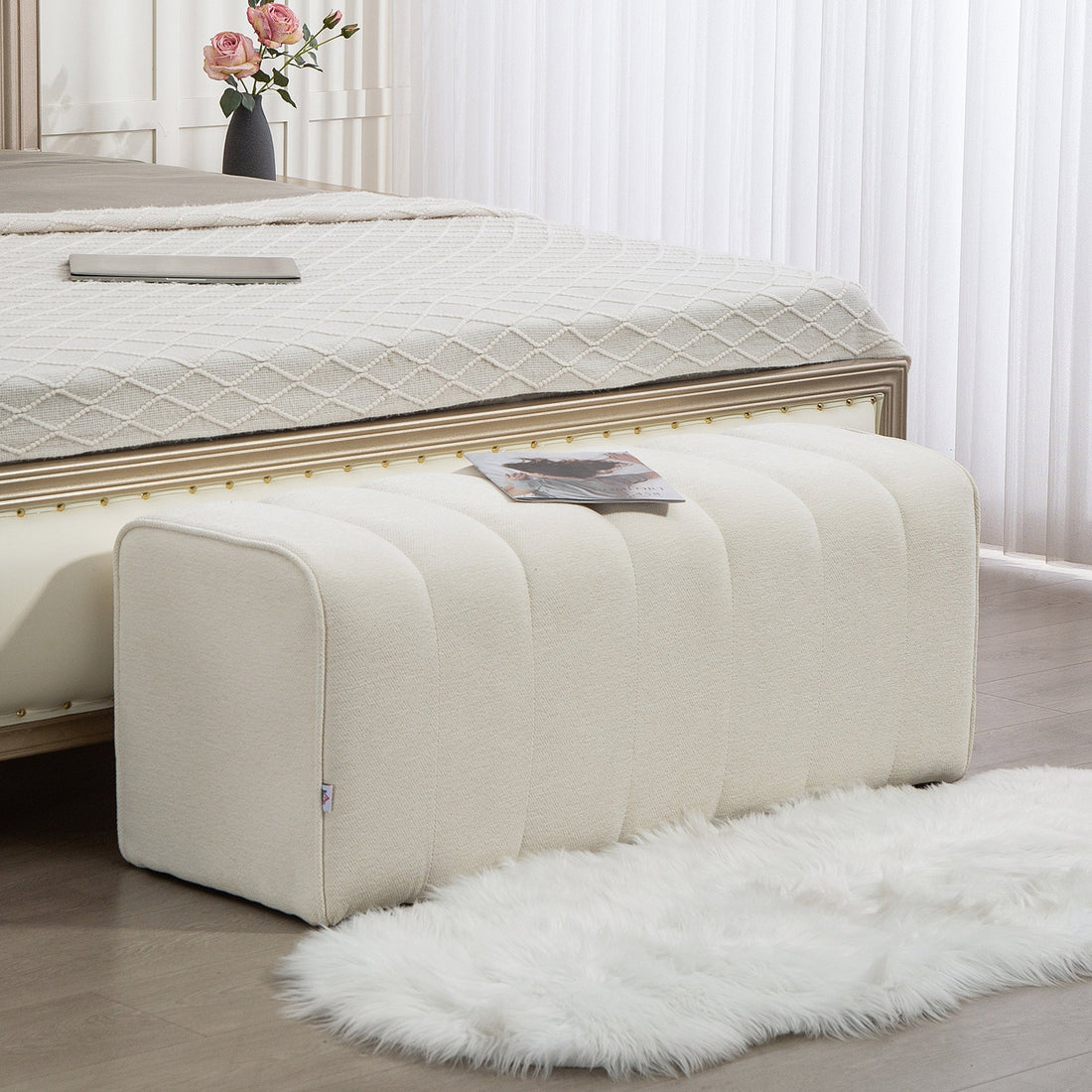 Moderne gestoffeerde bedbank - Witte slaapkamerbank | Kleur: Wit | Afmetingen: 110x40x44 cm