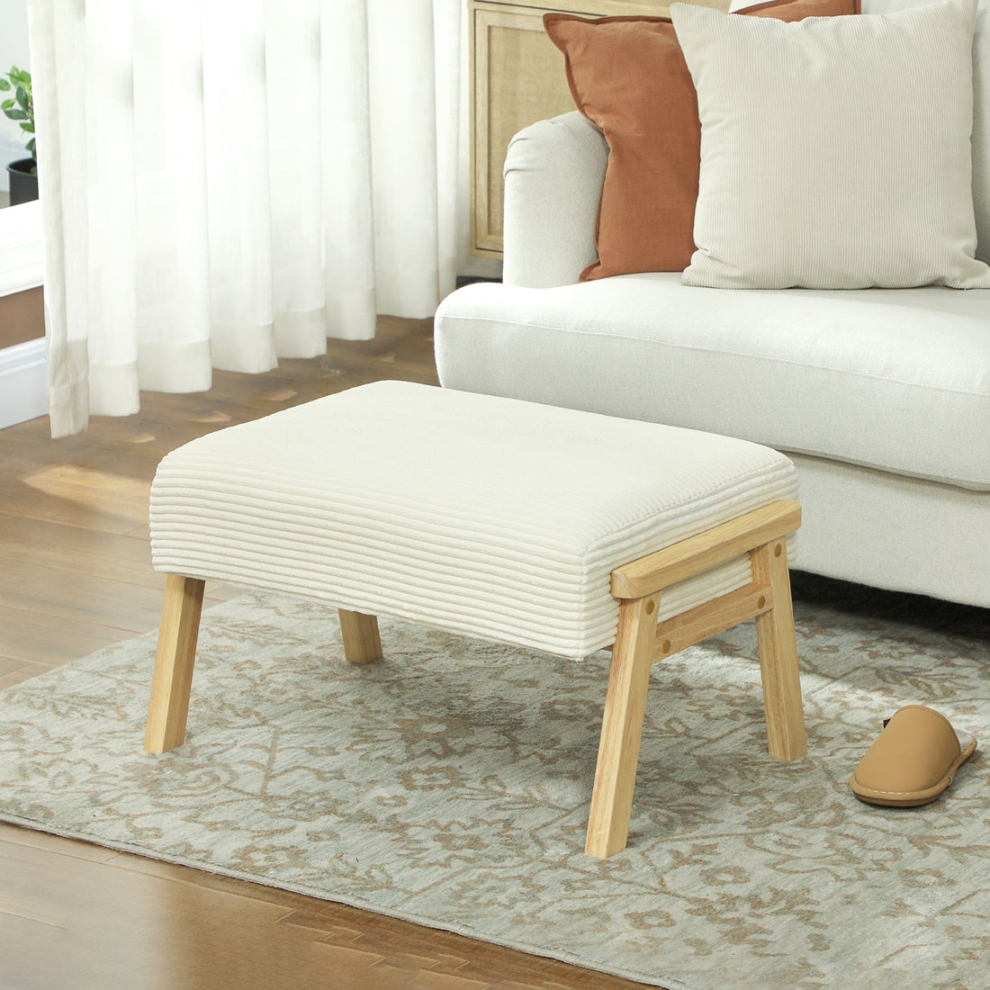 Sittpall med mjuk sittdyna och träben | Färg: Vit | Mått: 46x70x40 cm