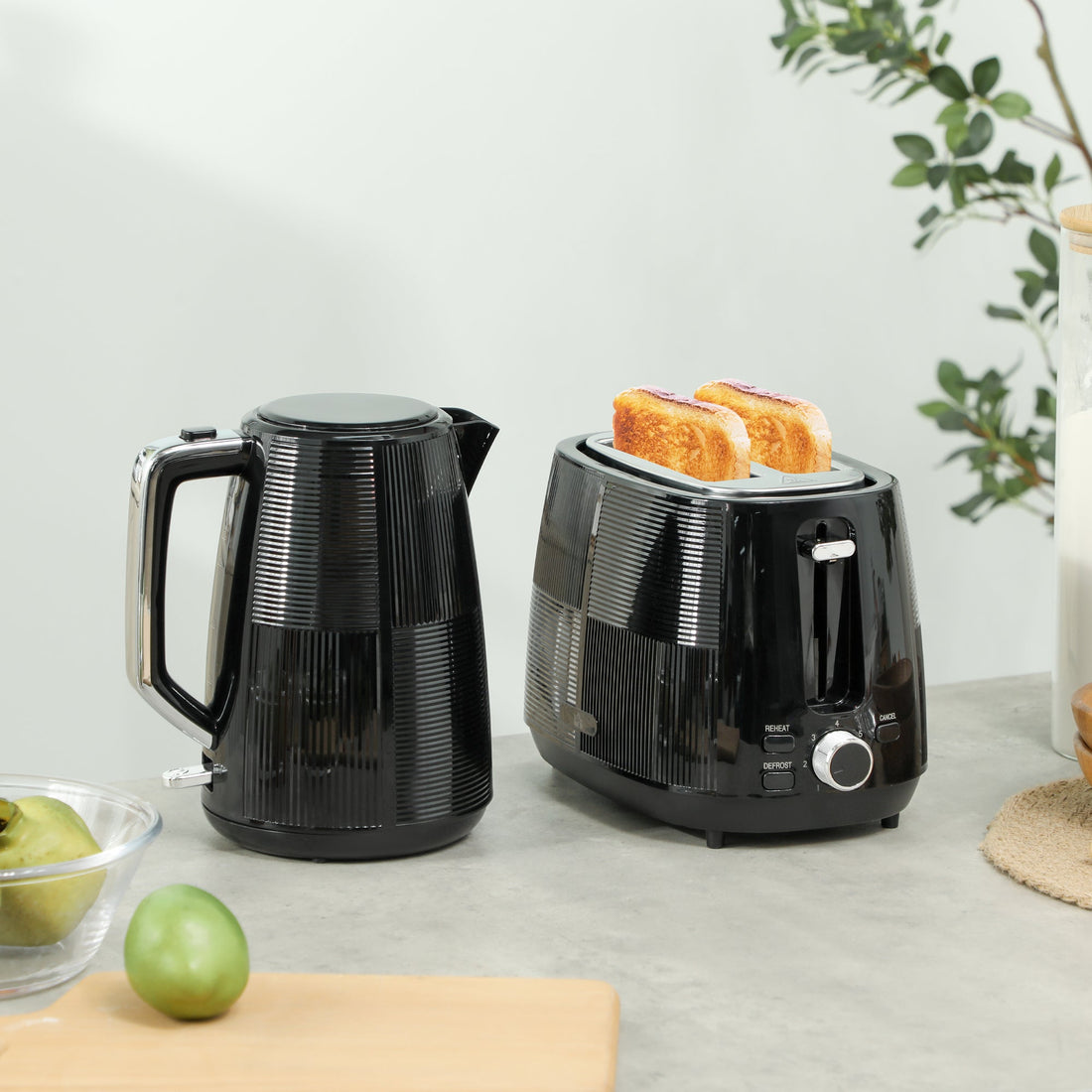 Waterkoker- en broodroosterset van RVS | Kleur: Zwart | Afmetingen: 15,6x20,4x23,3 cm