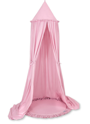 Hängande baldakin och golvlekmatta – himmelssäng, lekmatta – tryggt och mysigt barnrum