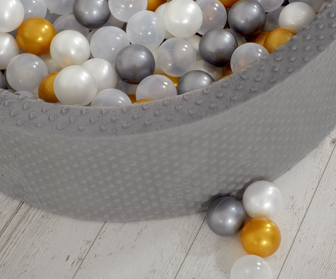 Plastbollar - lekbollar - säkra, flexibla och formstabila - set med 50 delar - silver