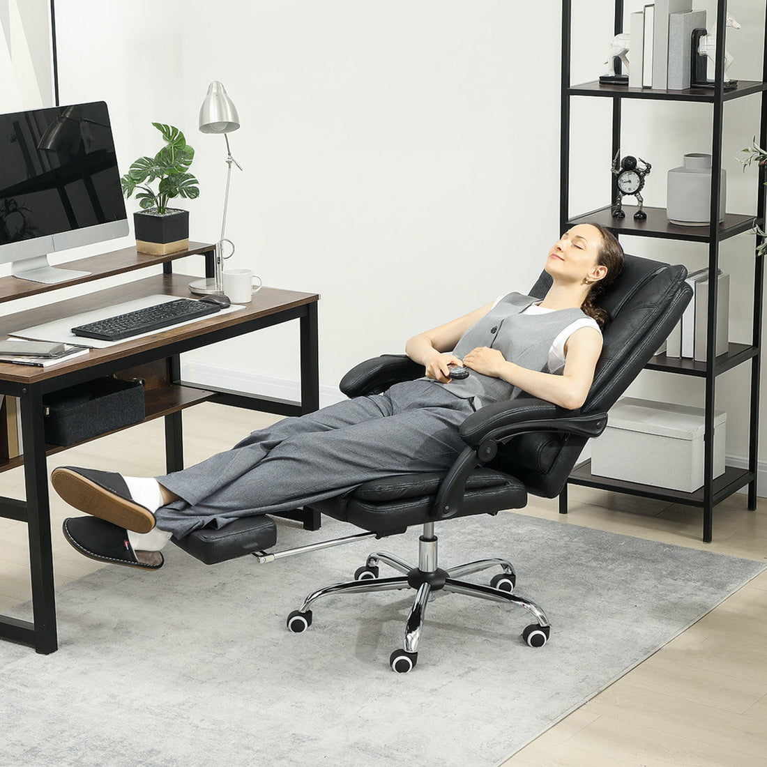 Massage bureaustoel met voetsteun | Kleur: Zwart | Afmetingen: 70x64x118 cm
