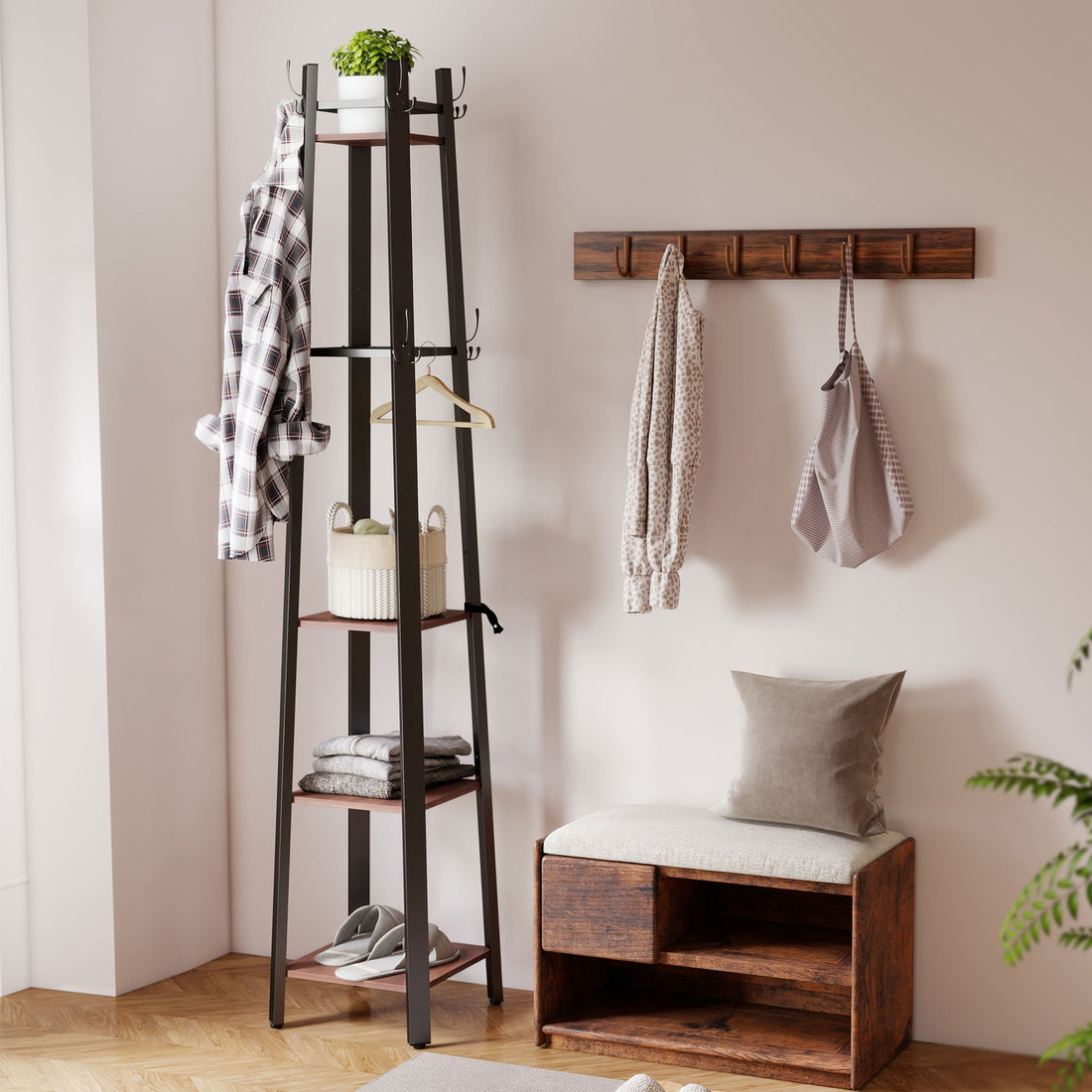 Kledingstandaard met 4 niveaus en 8 haken | Kleur: Bruin, zwart | Afmetingen: 34.8x34.8x179 cm