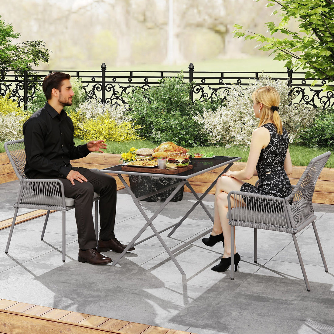Set van 2 grijze rattan tuinstoelen met kussens | Kleur: Grijs | Afmetingen: 61x57x84 cm
