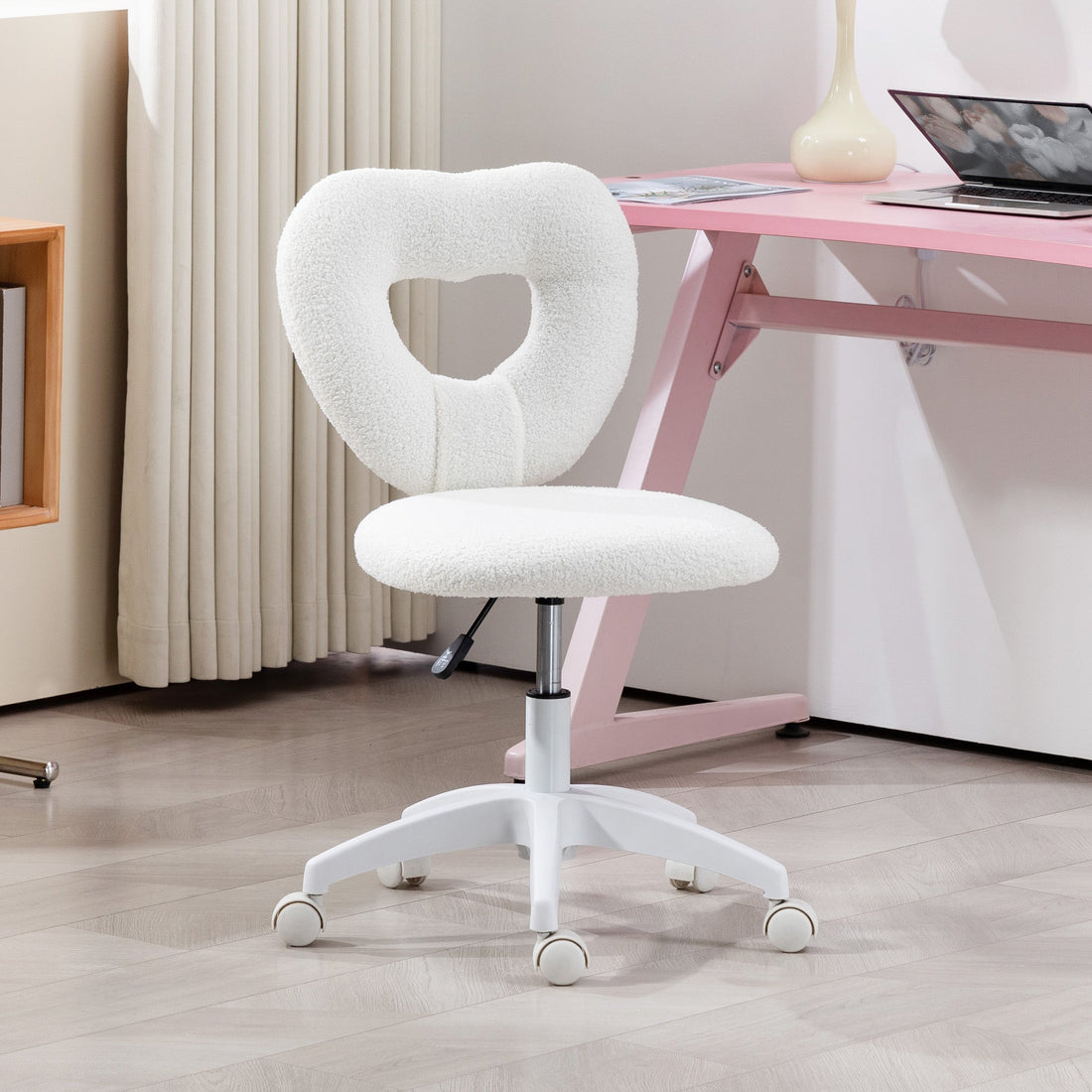 Kantoorstoel met teddyfleece en hartvormige rugleuning | Kleur: Wit | Afmetingen: 45x56x78-88 cm