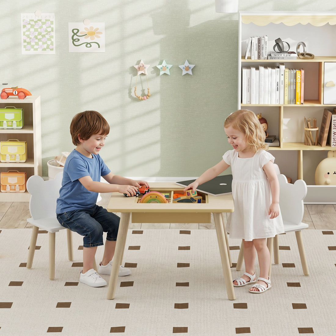 Kindertafel met 2 stoelen en opbergruimte | Kleur: Natuurhout | Afmetingen: 60x60x44 cm
