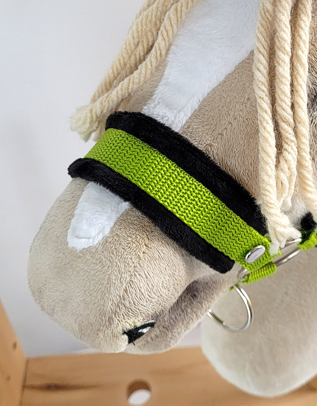 Verstelbare halster, hoofdstel, comfortabele pasvorm - lime/zwart pluche voor Hobby Horse A3