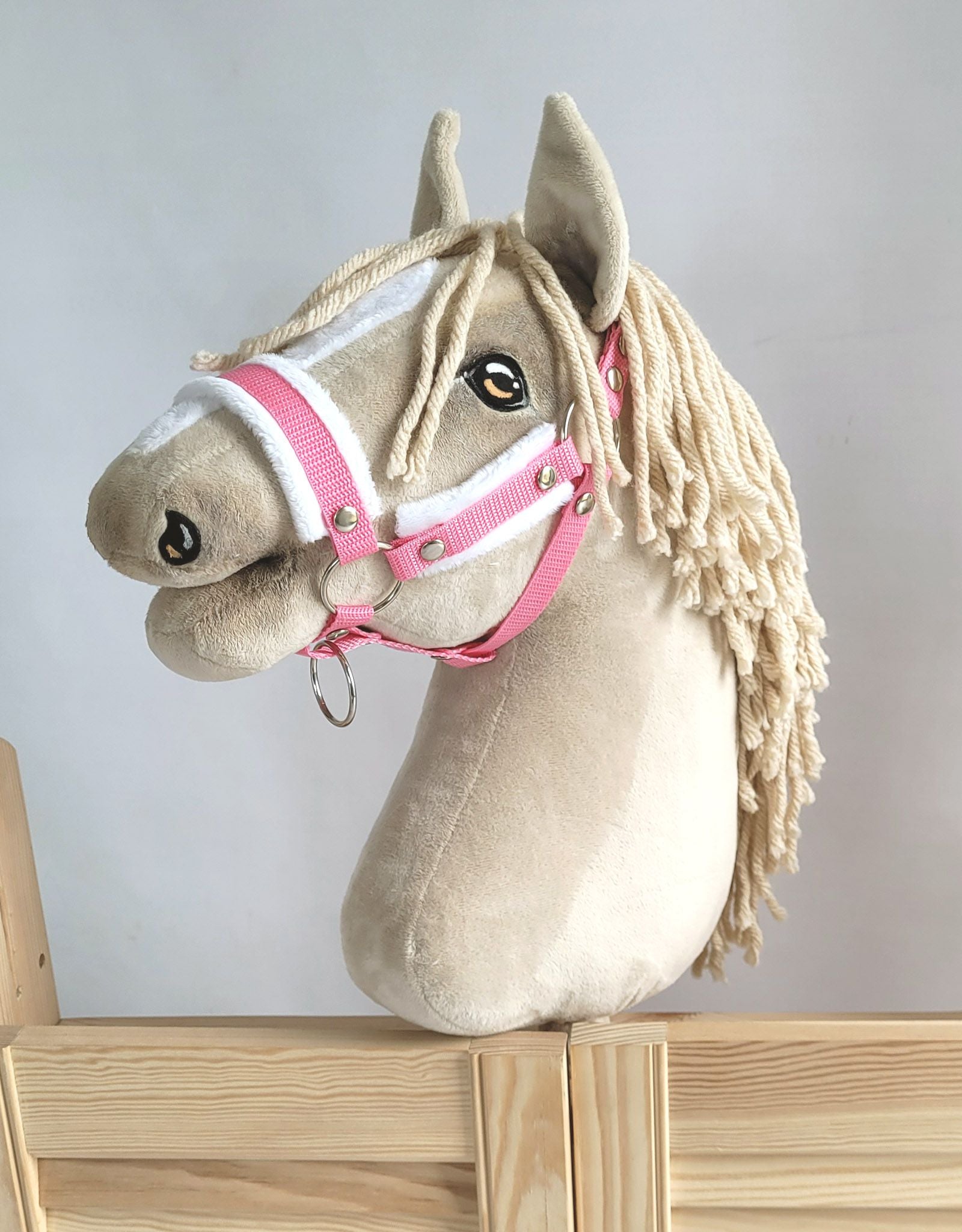 Verstelbaar hoofdstel, halster, comfortabel bont, voor Hobby Paard A3 – roze-wit
