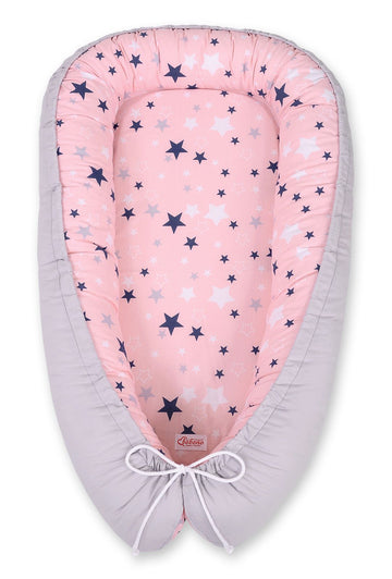 Babynest cocon - babynestje - ademend & dubbelzijdig, groeit mee, roze-blauw sterrenprint