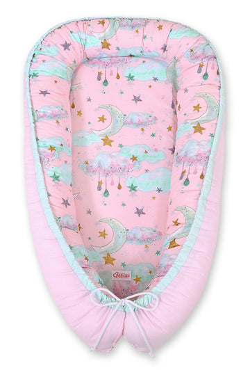 Baby nest, cocoon, tweezijdig en ademend – Oeko-Tex katoen – BOBONO Moons Pink