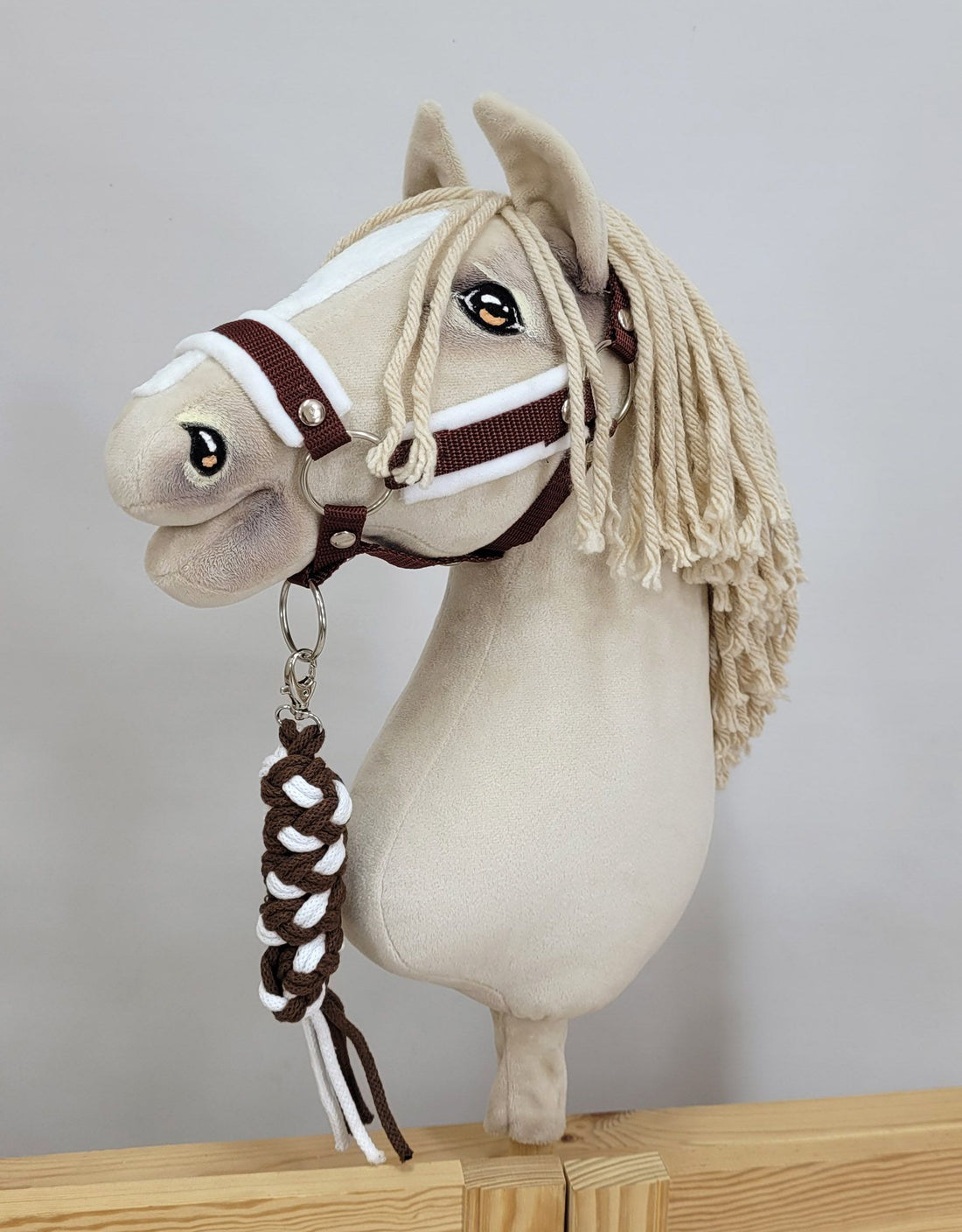 Tuig voor hobby paard - handgemaakt paardenhalster - comfortabel & hypoallergeen, wit-bruin