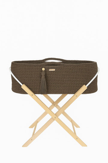 Handgjord bohemisk spjälsängskorg med antibakteriell madrass och träställ för extra hygien