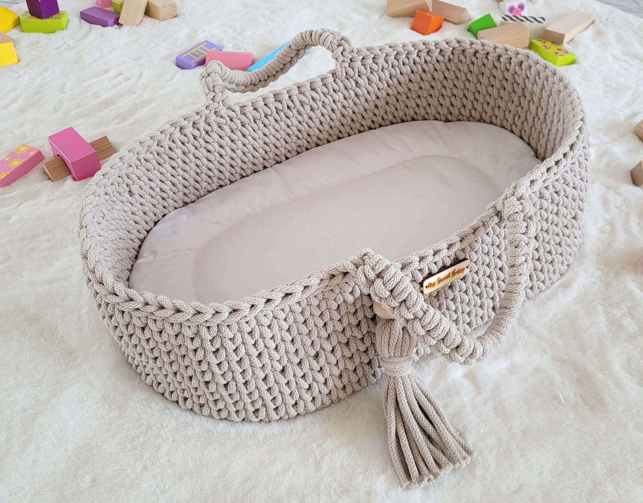 BOHO dockkorg - bomullsbärkorg - handgjord och robust, perfekt present till flickor