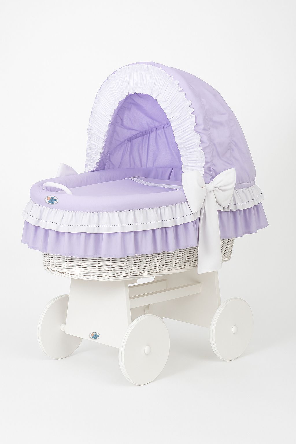 Wicker mand wiegje - babymand - eco & handgemaakt, met lila beddengoed en houten onderstel