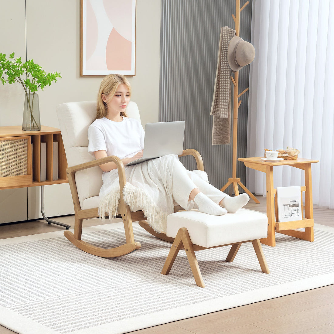 Schaukelstuhl mit Hocker | Farbe: Cremeweiß | Maße: 65x96x94.5 cm
