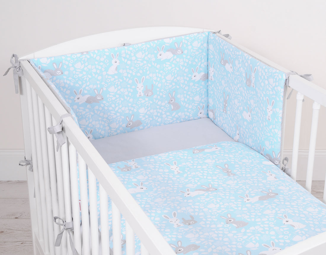 Spjälsängsskydd, sängram, antiallergisk komfort - dubbelsidig - blå kaniner