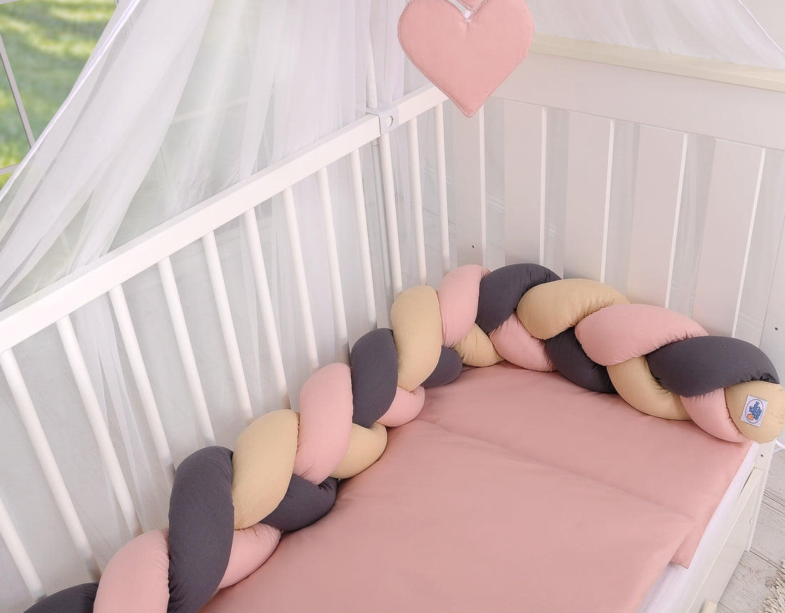 Knutstötfångare - flätad sänggrind - 100% bomull - förhindrar klämskador och stötar