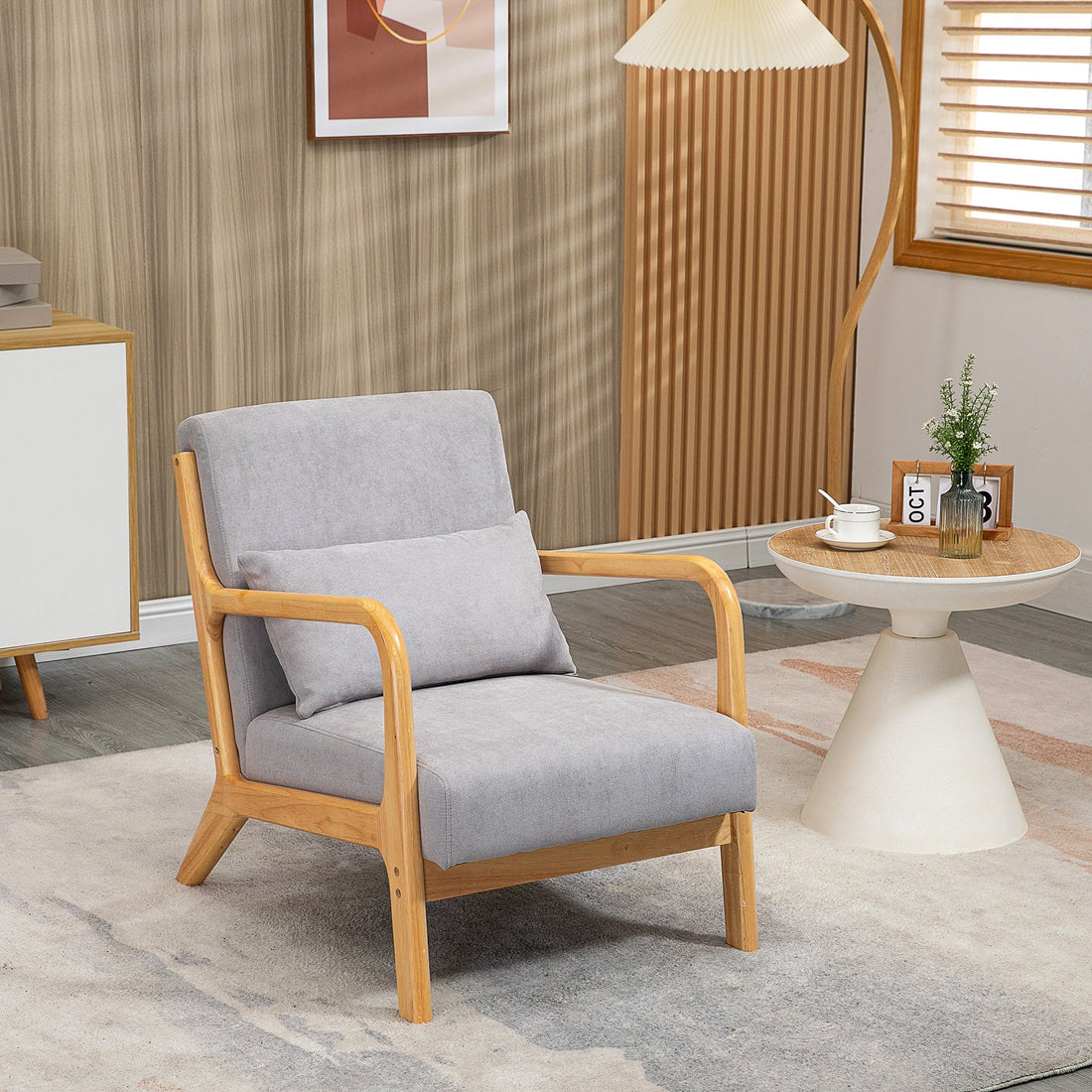 Elegant fåtölj i trä med sammetslook | Färg: Grå | Mått: 78x61x76 cm