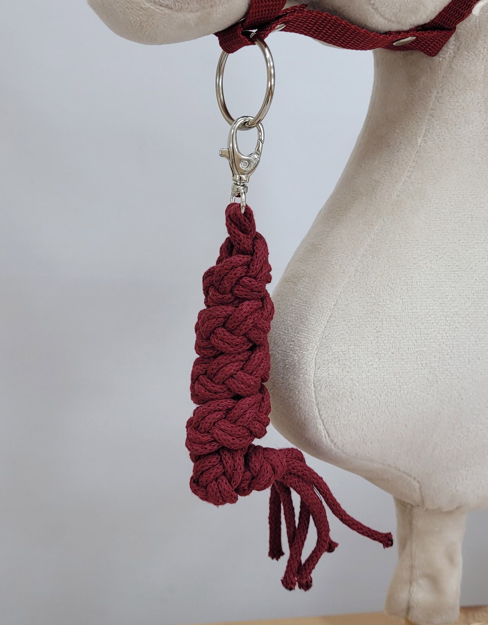 Dubbelsnöre för hobbyhäst - handtag - bekvämt och allergivänligt, vinrött, 73 cm