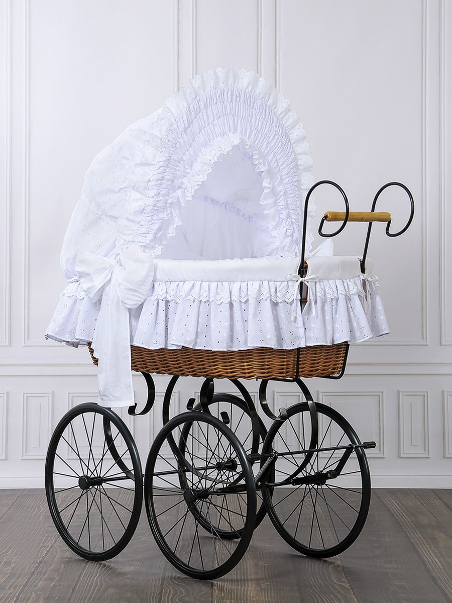 Retro Charlotte spjälsängskorg - rottingbas - smidigt rullande med gummihjul